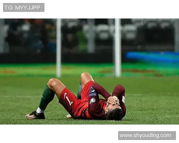 各大足球明星独特睡姿揭秘看他们如何放松身心迎接挑战 各大足球明星独特睡姿揭秘看他们如何放松身心迎接挑战