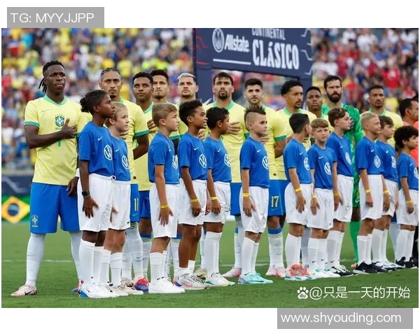 足球明星突发晕倒事件引发关注健康问题与运动员职业生涯的隐患探讨 足球明星突发晕倒事件引发关注健康问题与运动员职业生涯的隐患探讨